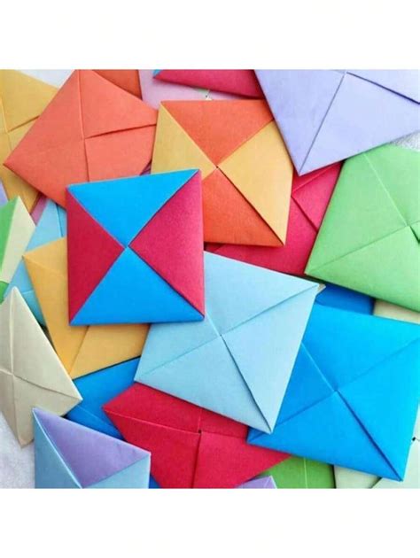 Ddakji - Jogo de Tabuleiro de Papel Coreano, Batendo em Cartas Planas ...