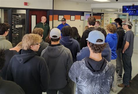 CHS Industrial Tech students visit New Flyer – KROX