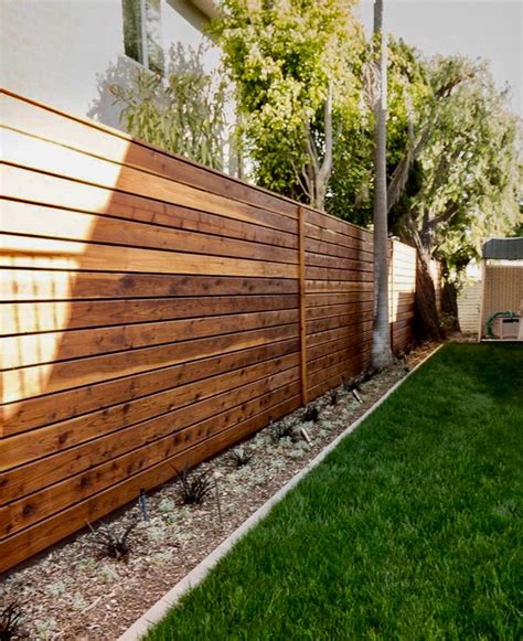 Pin by Tom Ford on Terrasse | Fence design, Privacy fence designs, Wood ...