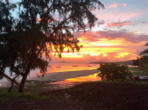 C RODRIGUES MOUROUK (Port Sud-Est) - Hotel Reviews, Photos, Rate ...