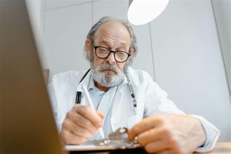 Bloody Belly Button: Causes, Symptoms, and When to Seek Medical Help | Harmony Wellness Blog