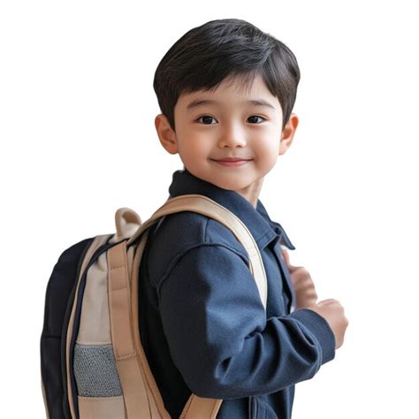 Um aluno da escola primária está carregando um saco escolar para ir ...