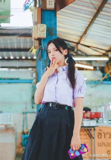 泰国校服娜诺JK制服女夏季校园风泰式衬衫学生班服八箱褶短裙套装-阿里巴巴