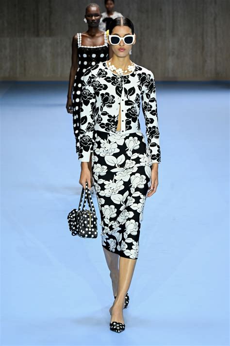 Carolina Herrera Spring 2025 Ready-to-Wear Runway, Fashion Show ...