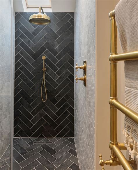 30 Amazing Herringbone Tile Bathroom Ideas To Sprinkle Personality