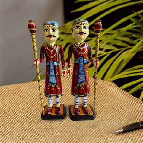 Buy Handpainted wooden sentry (pehredar) from Bassi Chittorgarh – Sumaavi