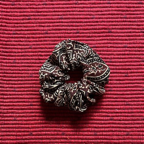 Buy scrunchies online | Elastic hair scrunchies - Tamarind Chutney