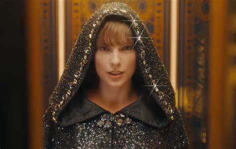 Taylor Swift reveals ‘Midnights’ visual album with “music movies”