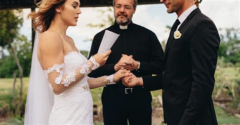 Real Bride Cheats at Wedding 的图像结果