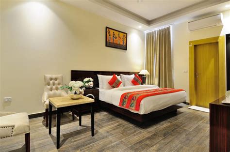 WELCOME TO HOTEL BANZ, Budget Hotel in mahipalpur, banquet hall in ...