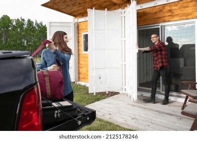 Small Container Ship 的图像结果