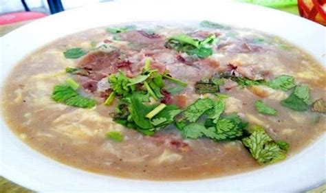 河南商丘的一种美食奇葩的汤，叫做饣它(sha)汤它到底是啥汤？|河南商丘|骨汤|胡辣汤_新浪新闻