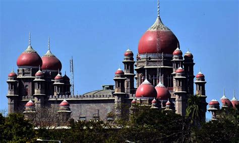 छात्रवृत्ति बकाया के कारण मूल प्रमाण-पत्र रोकने पर HC ने सख्त निर्देश दिए
