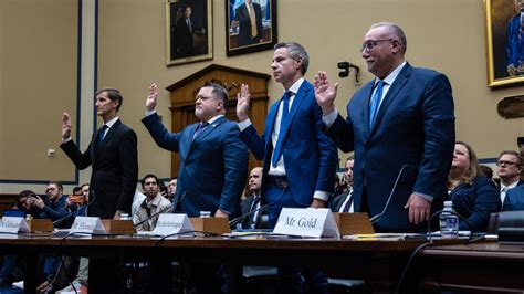 Alien Press Conference 的图像结果