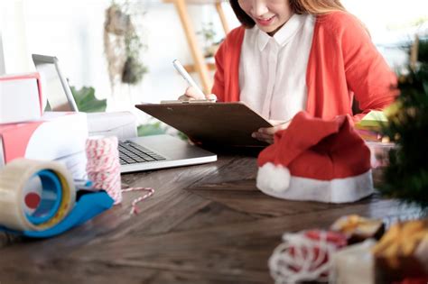 Owner with Business Closing 的图像结果