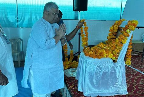 पचमढ़ी में कांग्रेस जिलाध्यक्षों ने मनाई स्व. अर्जुन सिंह की जयंती ...