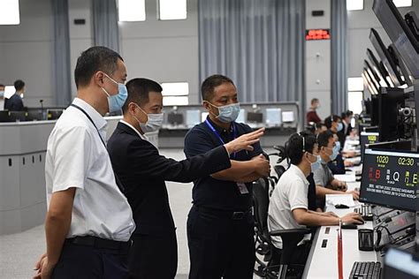 中南空管局廖超豪副局长带队赴珠海进近管制中心开展安全巡查 - 民用航空网