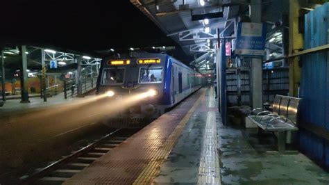 AC Local Train at Palghar 的图像结果