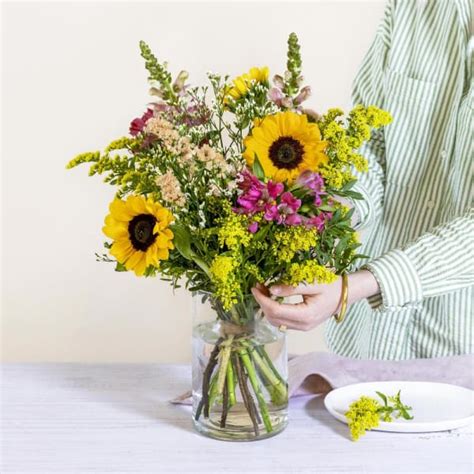 Soleil d'ete: Order Flowers Online | Interflora India | ID1351396