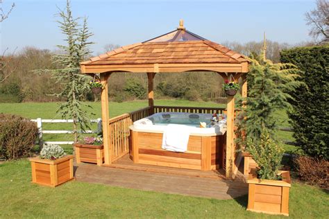 Hot Tub Pergola Guide - Hot Tub Pergola Ideas For 2025