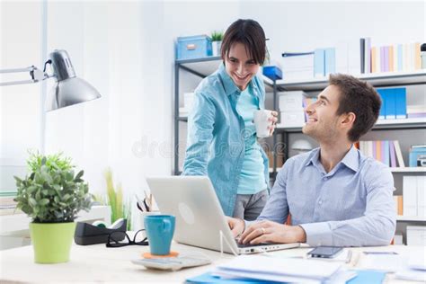 2 People Using a Computer 的图像结果