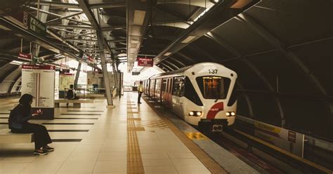 5 Rail Industry Trends That Impact Business Travel Today - Egencia India