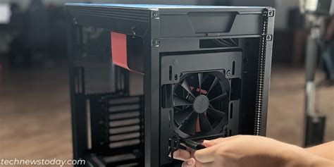 Computer Case Fan Installation 的图像结果