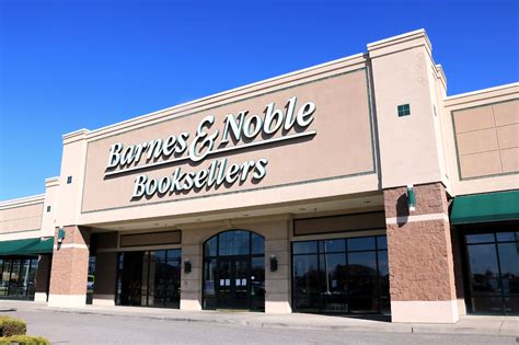Major book retailer with 600 stores to start closing multiple locations ...