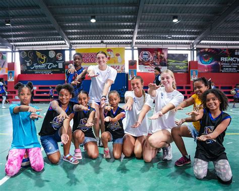 Florida Gators Swimming 的图像结果