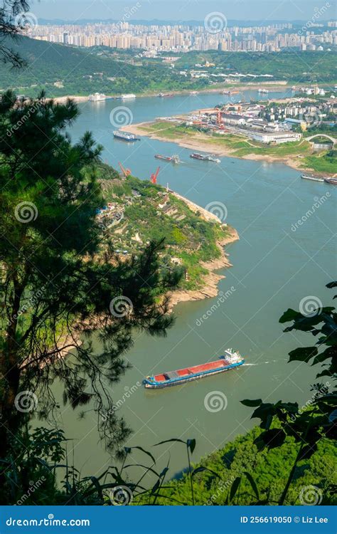 The Scene of the Yangtze River in the Tangjiatuo Section of Chongqing ...