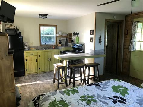 WHISPERING WOODS CABINS (Jordan) - Campground Reviews & Photos ...
