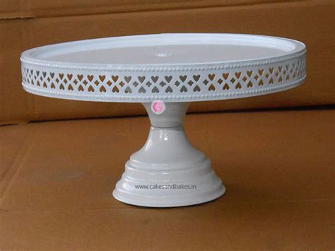 Cakes Stand in Kolkata - Cakes and Bakes