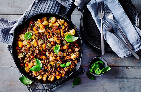 Potato hash with bacon and fried eggs | Tesco Real Food