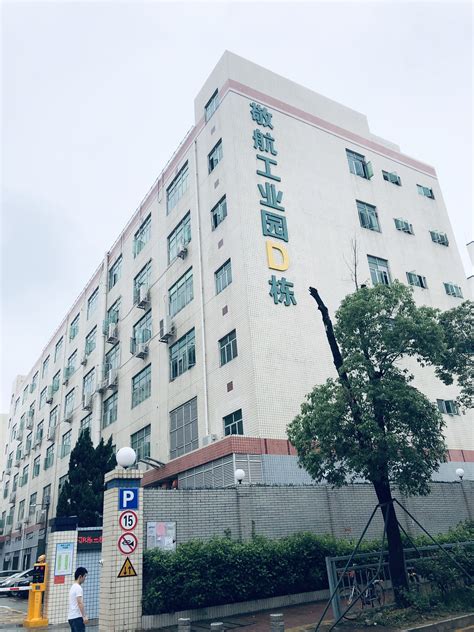 Ip68 Mp4 Eis Gps Wifi 4g Lte Police Body Worn Camera For Security ...