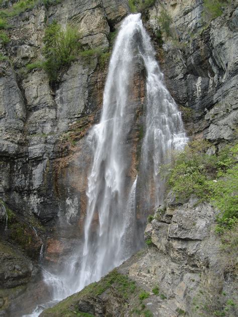 Stewart Falls - Your Hike Guide