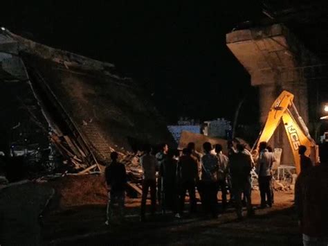 Under-construction overbridge collapses in Shivpuri, 6 injured ...