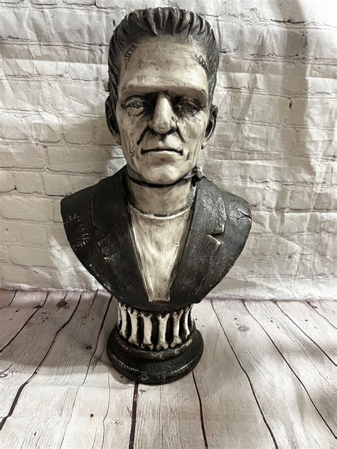 Novogratz Frankenstein bust statue light up eyes - munimoro.gob.pe