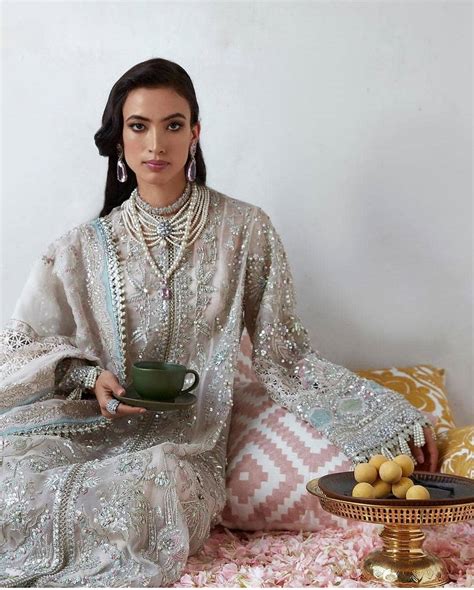 Suffuse by Sana Yasir Freesia Wedding Edition-Awwal Boutique