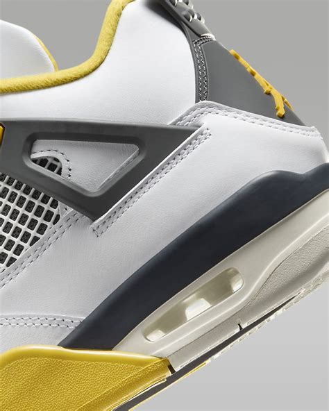 Air Jordan 4 Retro Women's Shoes. Nike IN