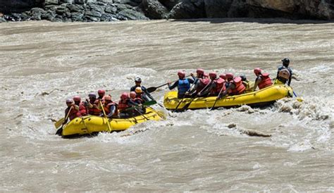 Love The Rapids? Here Are 6 Best Spots For River Rafting In India ...
