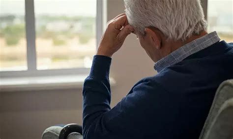 Posture assessed in health examination may detect cognitive decline