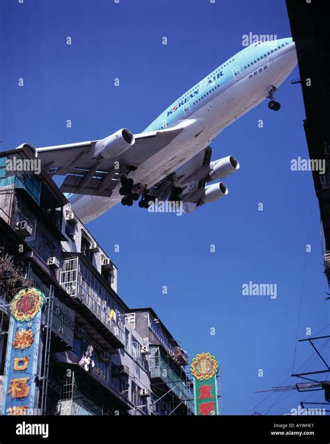 HK-Hong Kong, airport, Kai Tak Airport, aeroplane, landing approach ...
