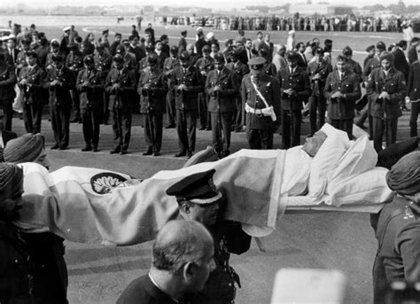 Why wasn't Lal Bahadur Shastri's body forensically examined?