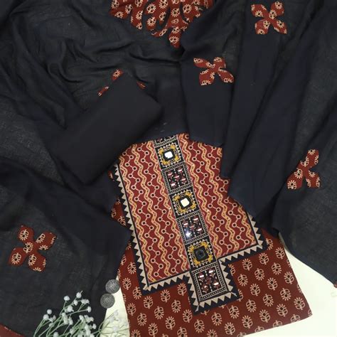 Mayra Lava Red Kutch Mirror Neck Work Cotton Suit Set – Desisandook ...