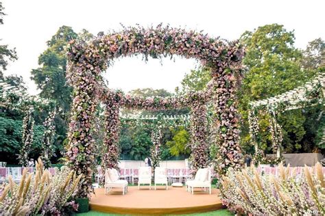 10+ Simple Stage Decoration Ideas That Fit Into the Budget Right