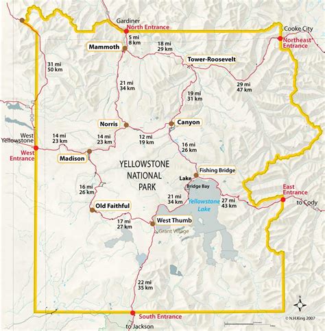 Detailed map of yellowstone attractions