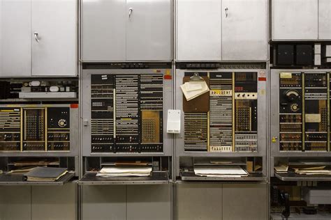 Old Technology Background Graphics 的图像结果