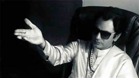Nawazuddin's uncanny resemblance to Bala Saheb in 'Thackeray' is ...