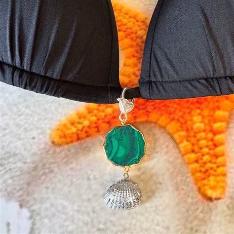 Fresh Green Shell Bikini Charm – HETAL SHAH