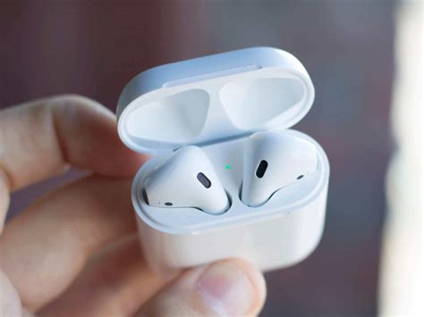 苹果无线蓝牙耳机AIRPODS，买一代还是买二代好